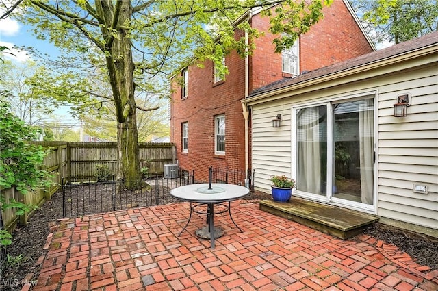 7219 N Lima Rd, Poland, OH 44514 - fenced backyard with a patio