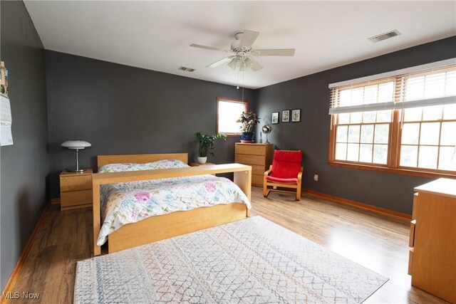 121 Sycamore Pl, Oberlin, OH 44074 - bedroom with wood finished floors and ceiling fan