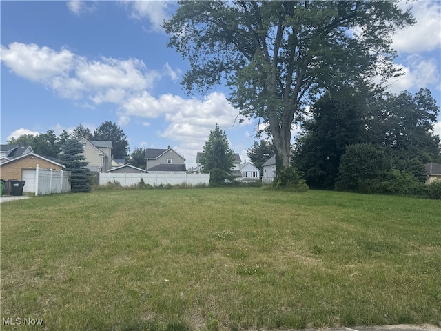 38 24th St NW, Barberton, OH 44203