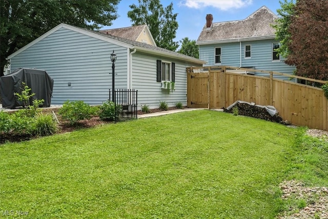 201 E Spring St, Marietta, OH 45750 - back of property with a chimney