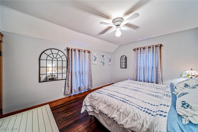 1833 W 7th St, Ashtabula, OH 44004 - bedroom featuring lofted ceiling, ceiling fan, and wood finished floors