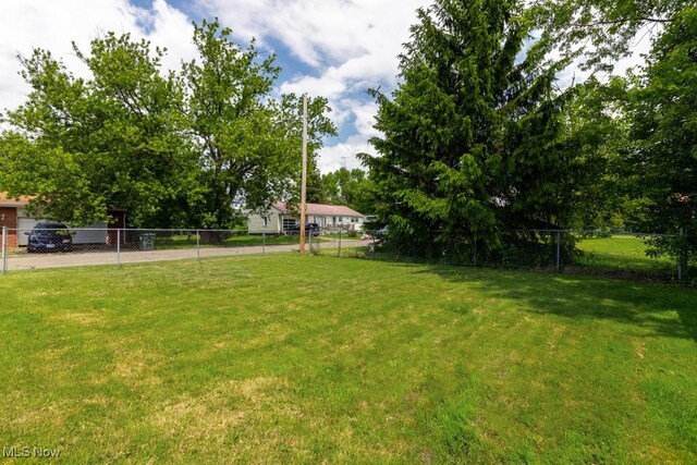 2830 Harmont Ave NE, Canton, OH 44705 - view of yard