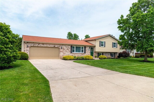 221 Joelynn Dr, Shelby, OH 44875 - photo 1