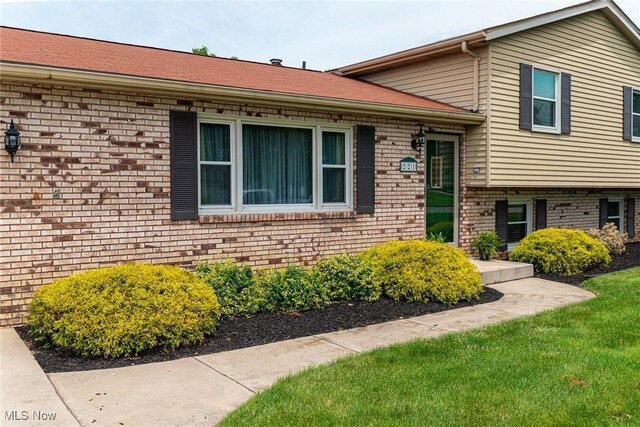 221 Joelynn Dr, Shelby, OH 44875 - photo 2