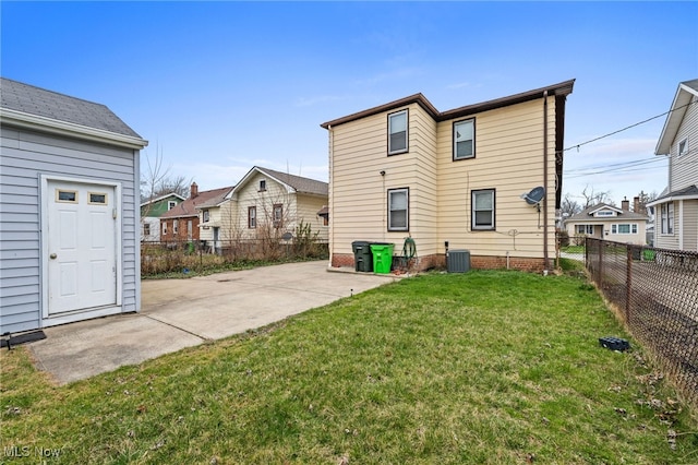 19830 Monterey Ave, Euclid, OH 44119 - photo 23