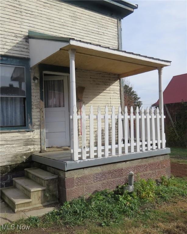 104 Jefferson St, Belmont, OH 43718 - property entrance