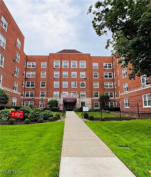 19101 Van Aken Blvd Unit 521, Shaker Heights, OH 44122 - photo 2