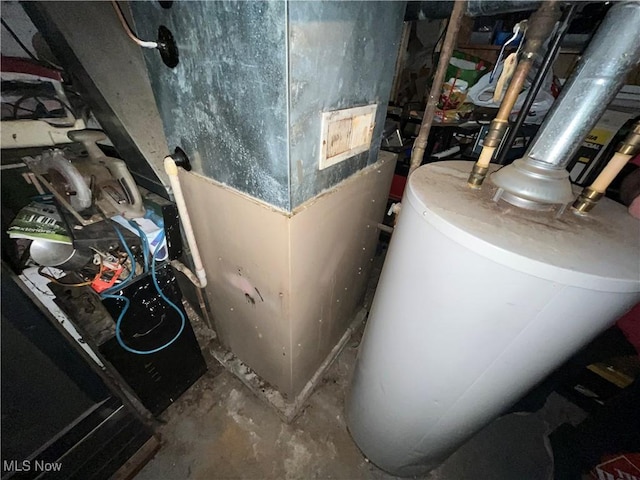 2455 W 7th St, Cleveland, OH 44113 - utilities featuring water heater