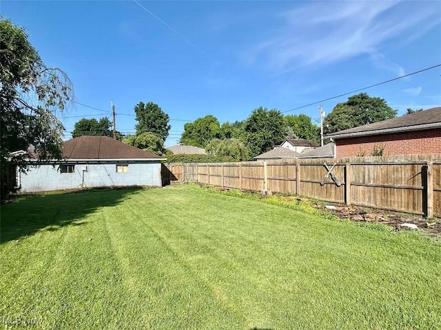 623 N 7th St, Marietta, OH 45750 - view of fenced backyard