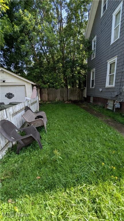 2310 7th St SW, Canton, OH 44706 - view of yard with an outdoor structure