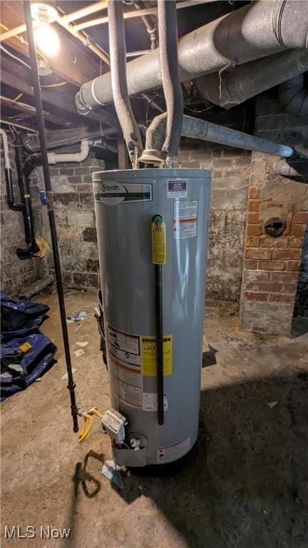 2310 7th St SW, Canton, OH 44706 - utility room with gas water heater