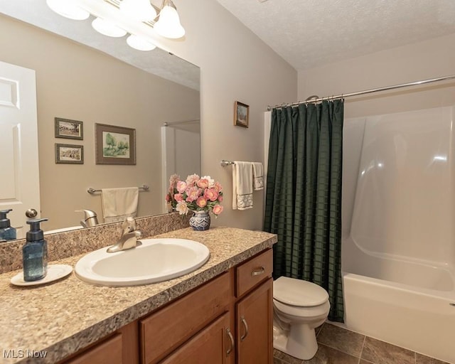 114 Westminster Way, Elyria, OH 44035 - bathroom featuring vanity, shower / bath combination with curtain, and a textured ceiling