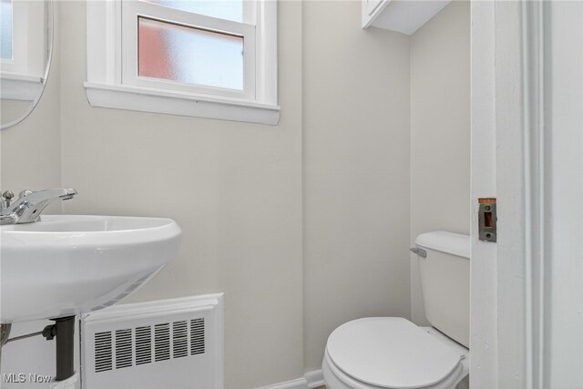 3294 Avalon Rd, Shaker Heights, OH 44120 - half bath with toilet and baseboards