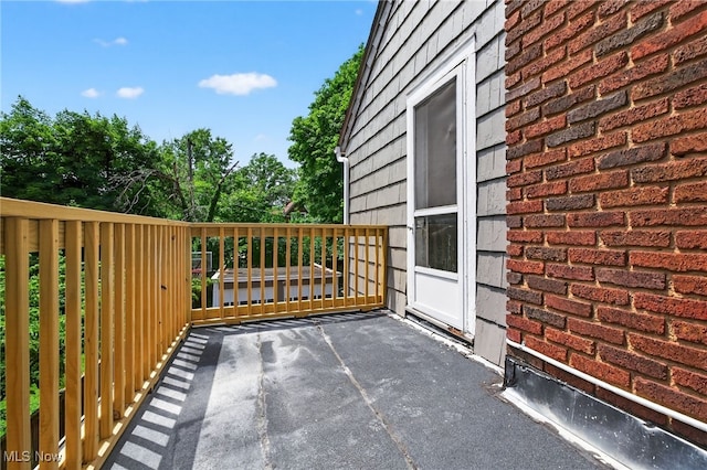 3294 Avalon Rd, Shaker Heights, OH 44120 - view of wooden terrace