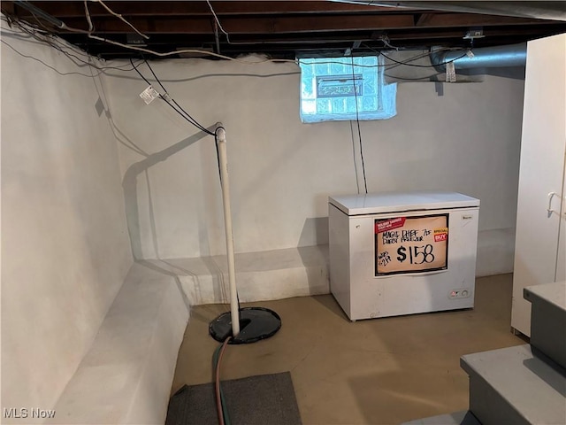 629 E 5th St, Salem, OH 44460 - basement featuring freestanding refrigerator