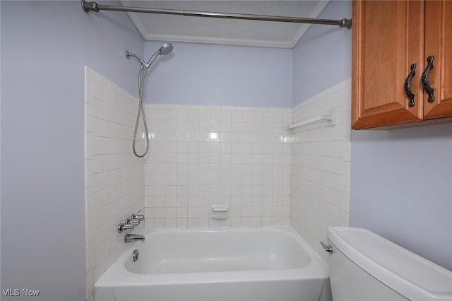6633 Tamarind Dr, Bedford Heights, OH 44146 - bathroom featuring bathing tub / shower combination and toilet