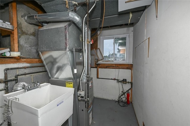 6633 Tamarind Dr, Bedford Heights, OH 44146 - utility room with a sink