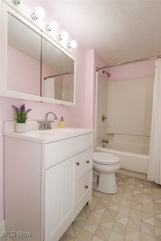 874 Cleveland Ave, Amherst, OH 44001 - full bathroom with vanity and shower / bath combo