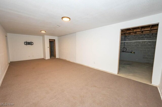 2692 Aspen Dr, Girard, OH 44420 - unfurnished room featuring light colored carpet