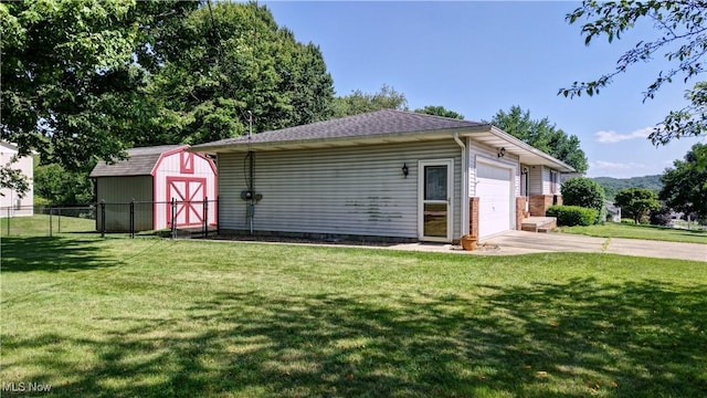 816 Vincent Dr, Loudonville, OH 44842 - view of home's exterior featuring an outdoor structure and driveway