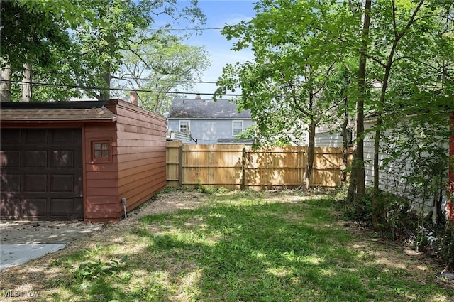 3722 Avalon Rd, Shaker Heights, OH 44120 - view of yard with a detached garage