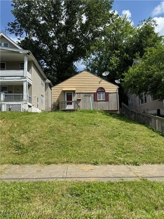 13613 Beachwood Ave, Cleveland, OH 44105 - view of yard