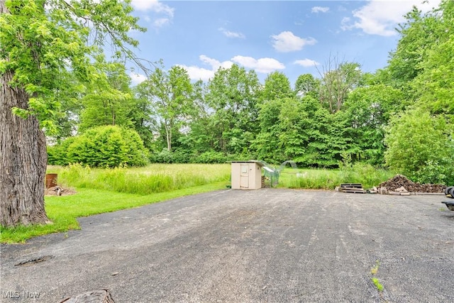 337 Youngstown Kingsville Rd SE, Vienna, OH 44473 - view of asphalt road