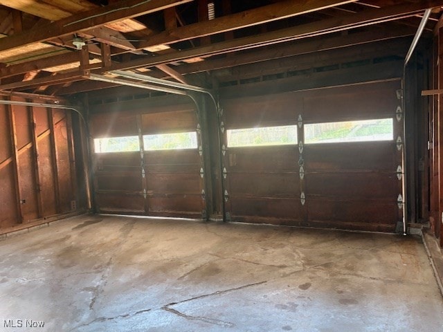 15920 Grove St, Middlefield, OH 44062 - view of garage