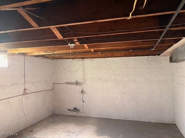15920 Grove St, Middlefield, OH 44062 - view of below grade area