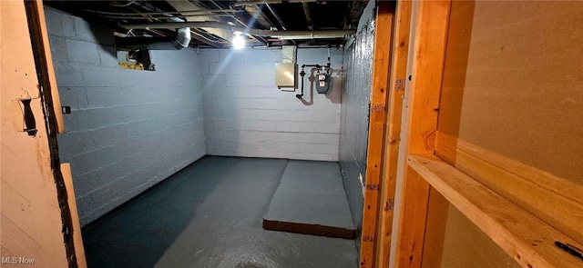 104 24th St NW, Massillon, OH 44647 - unfinished basement featuring gas meter