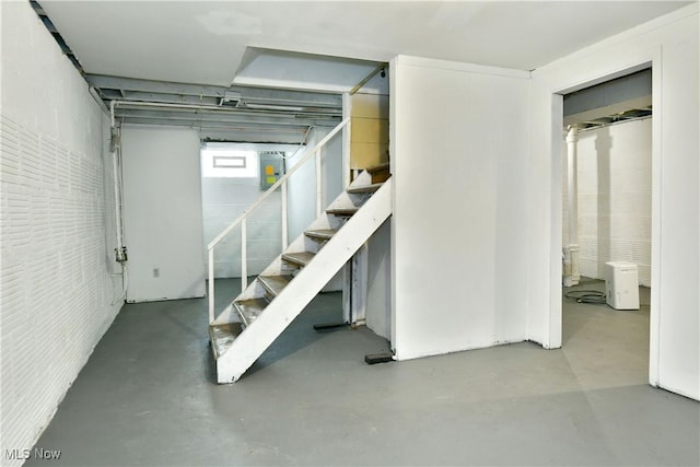 400 Spring St, Struthers, OH 44471 - below grade area featuring stairs