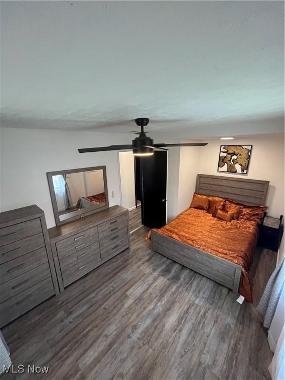 1405 E Cherokee Trl, Sandusky, OH 44870 - bedroom with wood finished floors and a ceiling fan