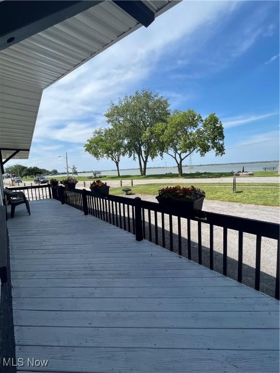 1405 E Cherokee Trl, Sandusky, OH 44870 - wooden terrace with a water view