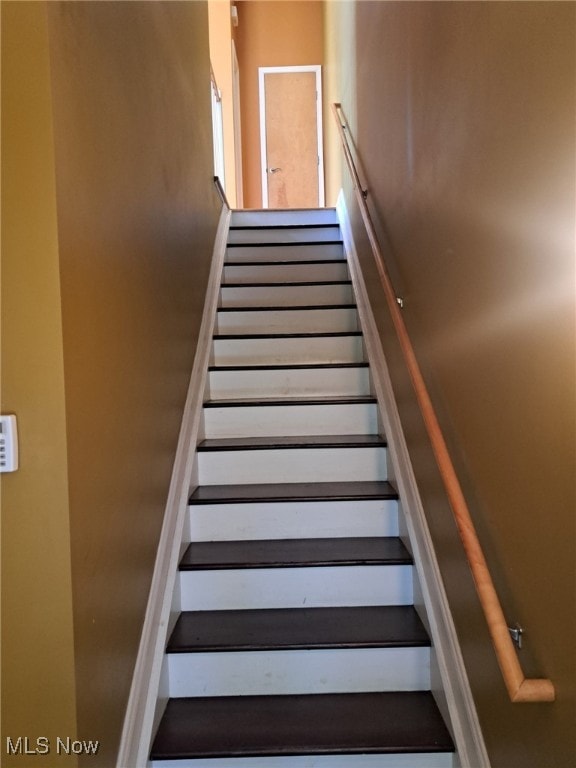 12595 Larchmere Blvd Unit E6, Cleveland, OH 44120 - view of stairway