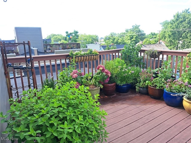 12595 Larchmere Blvd Unit E6, Cleveland, OH 44120 - view of deck