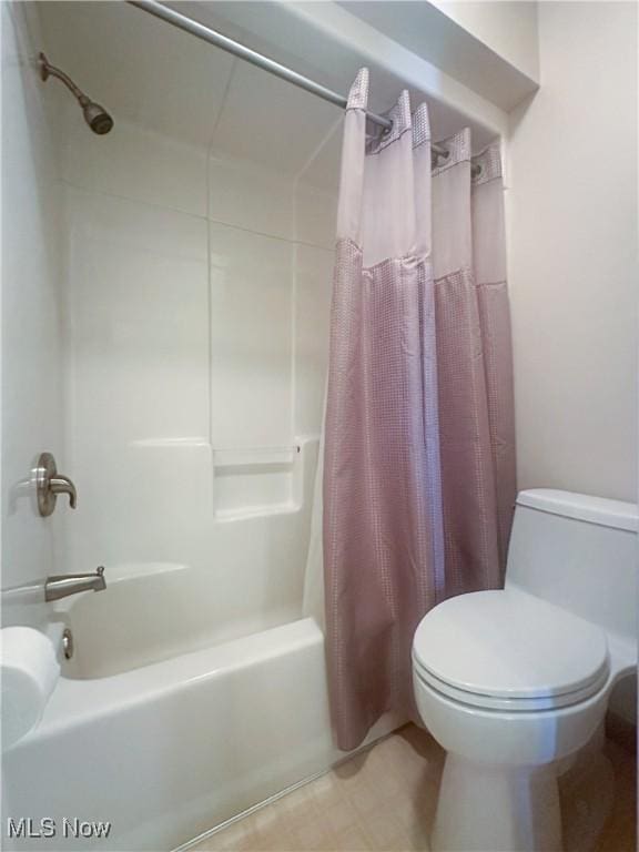 132 Beechwood Dr, Cortland, OH 44410 - full bathroom with shower / bath combo with shower curtain and toilet