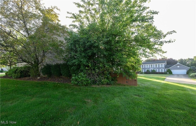 596 Glenmere Pl, Barberton, OH 44203 - view of grassy yard