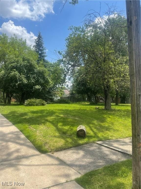 5257 Philip St, Maple Heights, OH 44137 - view of community featuring a lawn