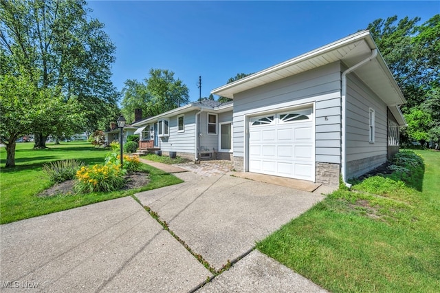 154 Walnut Dr, Amherst, OH 44001 - photo 2