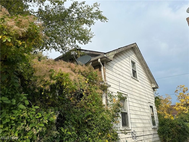 12509 Crennell Ave, Cleveland, OH 44105 - photo 5