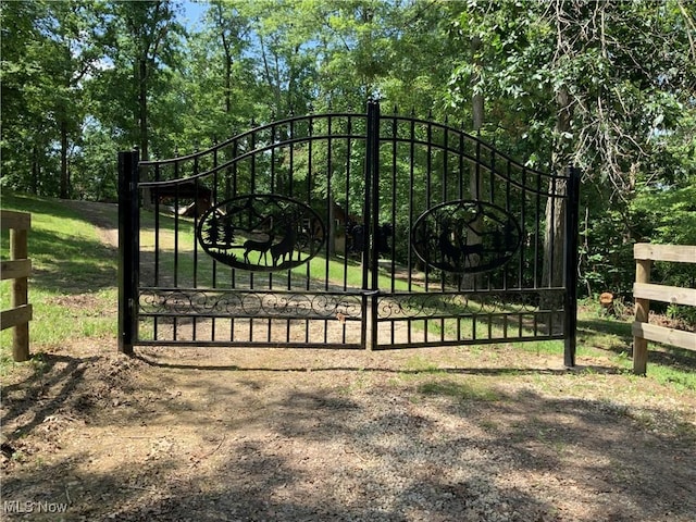 30101 Friendly Ridge Rd, Freeport, OH 43973 - view of gate