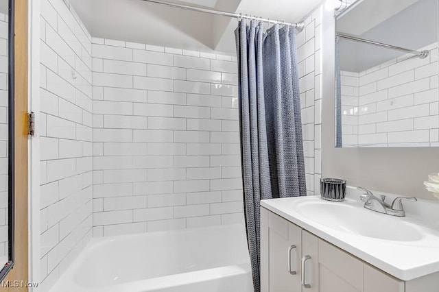 25801 Lake Shore Blvd Unit 28, Euclid, OH 44132 - bathroom with shower / tub combo and vanity