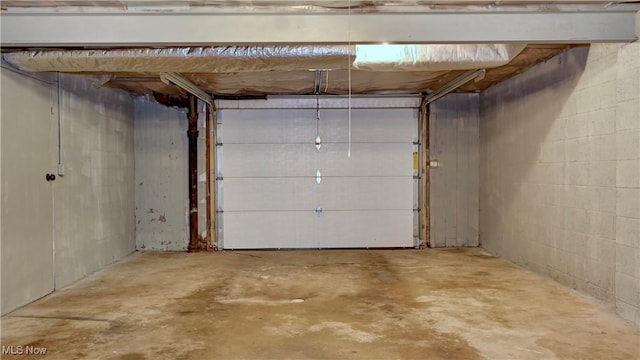 8171 Pheasant Ave NW, North Canton, OH 44720 - view of garage