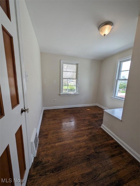 18707 Shawnee Ave, Cleveland, OH 44119 - photo 5