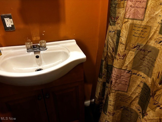 643 E 160th St, Cleveland, OH 44110 - photo 16