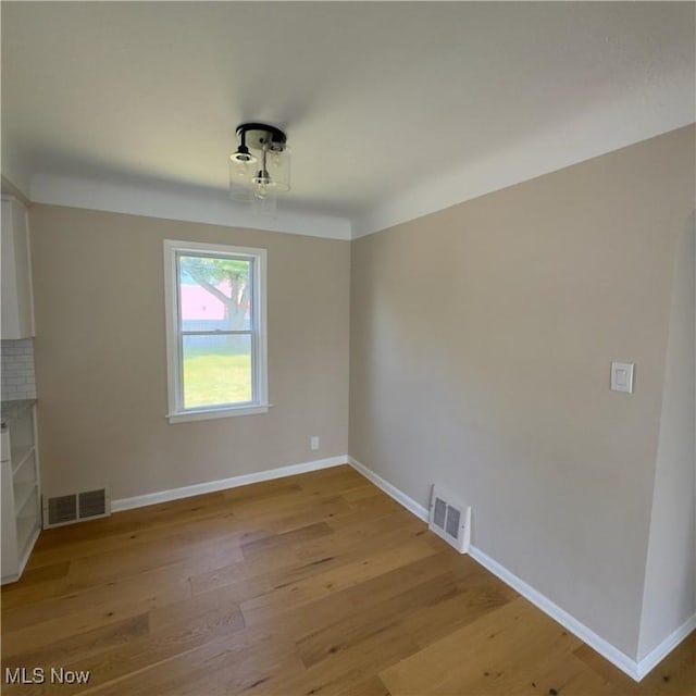 30131 Fairway Blvd, Willowick, OH 44095 - photo 7