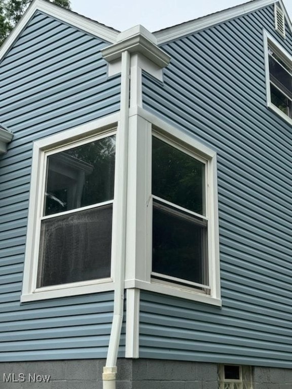 1146 Easton Dr, Akron, OH 44310 - view of home's exterior