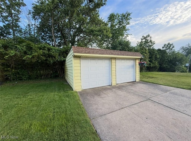 view of detached garage