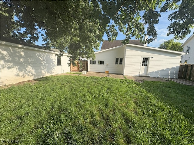9513 Edison St NE, Alliance, OH 44601 - view of fenced backyard