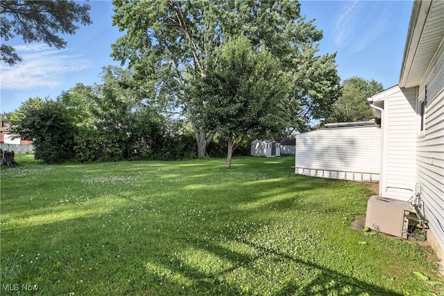 1932 Meister Rd, Lorain, OH 44053 - view of green lawn
